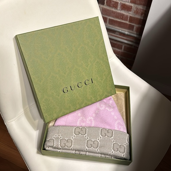 REVERSIBLE GUCCI WOOL HAT - Picture 2 of 5